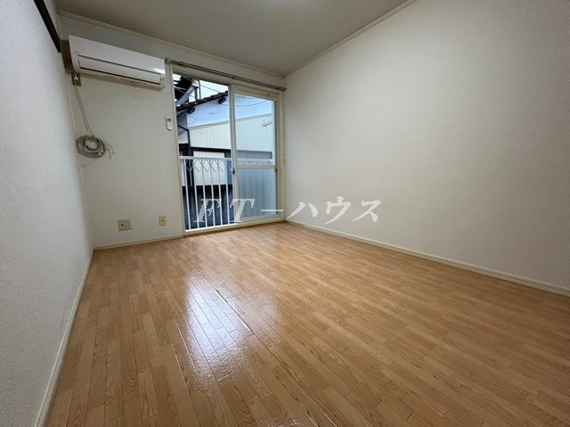 習志野市本大久保１丁目のアパートの居間・リビング