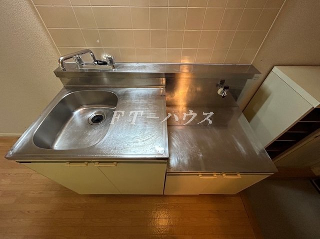 習志野市本大久保１丁目のアパートのキッチン
