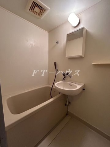 習志野市本大久保１丁目のアパートの浴室