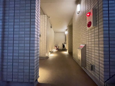 【ロビー】 | メゾンドール | 建物の内部です