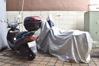 【駐車場】 | バイク置き場。空き区画の有無や駐輪料金、サイズおよび排気量規定などについては、改めてお問い合わせください。～即日のご見学可能～　お問合せはお気軽にどうぞ。