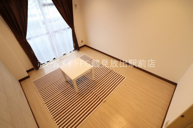 レアレア徳庵17番館の洋室