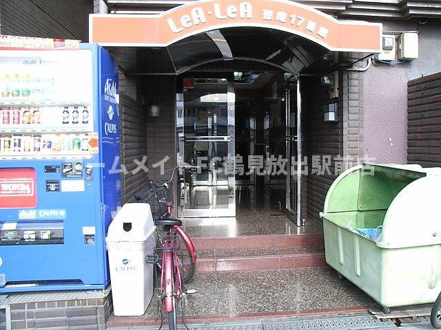 レアレア徳庵17番館のエントランス