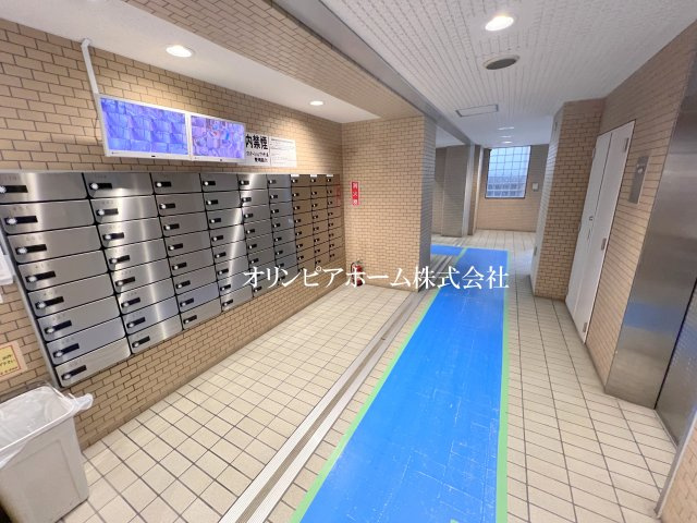 ライオンズステーションプラザ大島　9階　リ ノベーション済のエントランス