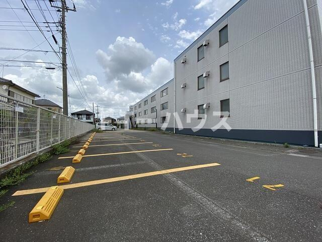 ＣＬＵＢ　ＯＲＩＥＮＴ　ＢＬＤ　Ｎｏ１４１　ＹＡＣＨＩＹＯＤＡＩの駐車場