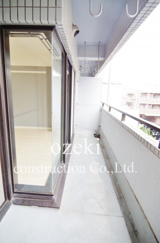 KIフラット越谷のバルコニー|※写真は上階のもの