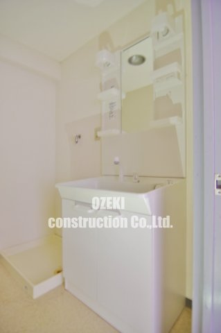 KIフラット越谷の独立洗面台