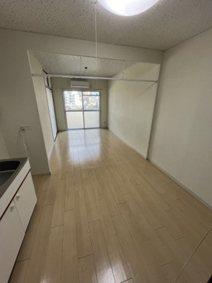 【居間・リビング】 | 桔梗ハイツ | 別号室の写真になります。現況優先。