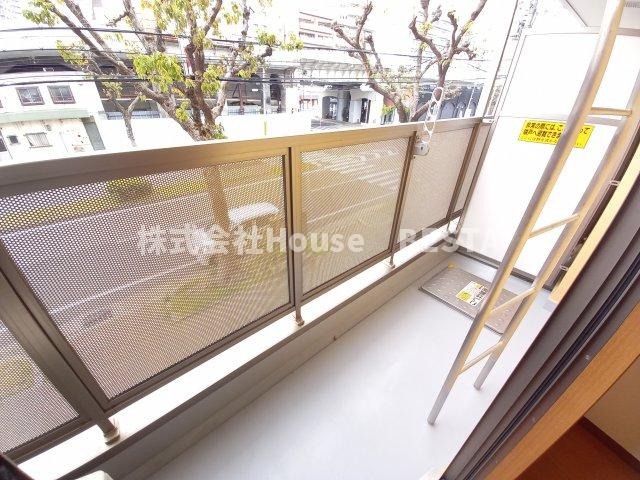 アドモリモト元町通のバルコニー