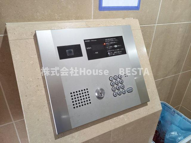 アドモリモト元町通のエントランス