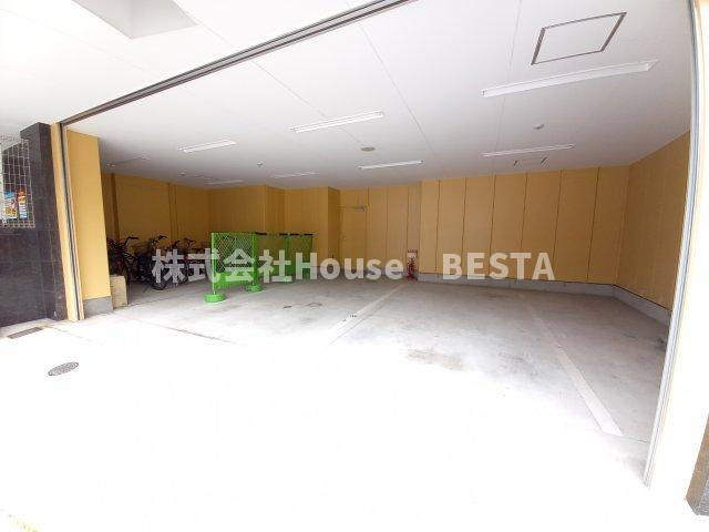 アドモリモト元町通の駐車場