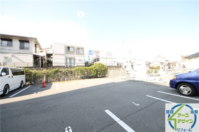 ロイヤルコーポ吉田の駐車場
