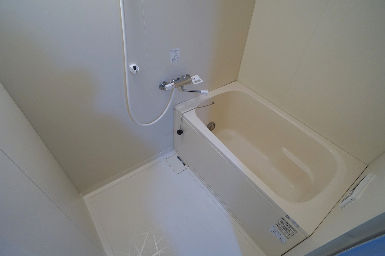 アルヴェレット【当社管理物件】の浴室|バスルーム　追い炊き機能つき