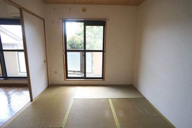 アルヴェレット【当社管理物件】の和室|和室　畳は入居前に張り替えます