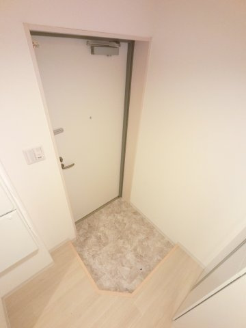 ラシクラス南行徳の玄関