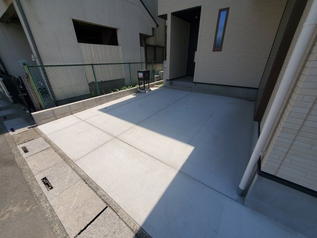 Kolet岩槻17の駐車場