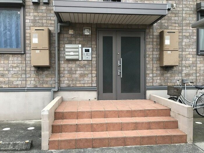 ウィルモア新松戸　A棟のエントランス