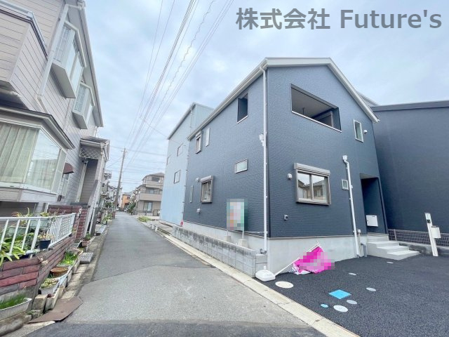 吉川市中野　新築戸建　全1棟の前面道路含む現地写真|前面道路含む現地写真です。