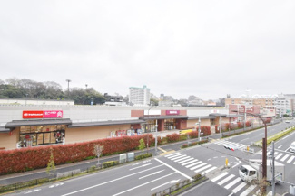 【展望】 | 眼前に広がる空の雄大さと、このお部屋の自慢の一つである「眺望」をご覧ください。毎日、この景色を独り占めできる新生活に夢が広がります。～即日のご見学可能～　お問合せはお気軽にどうぞ。
