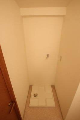 【設備】 | ハピネス初芝 | 室内洗濯機置場