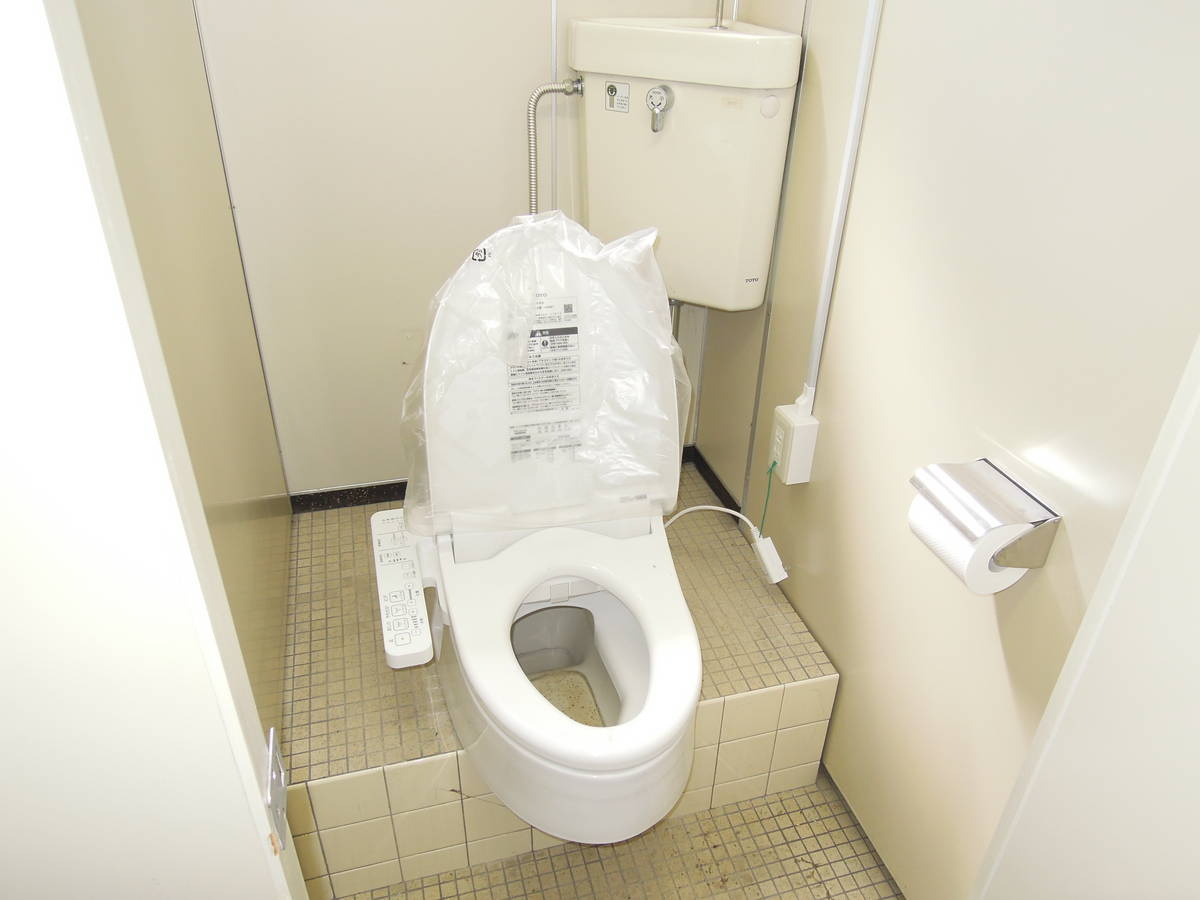 魚専貸店舗事務所のトイレ