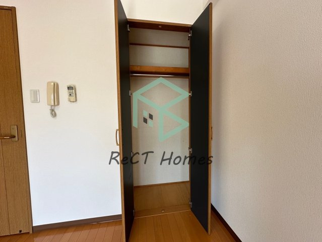 下野田マンションISSEIの玄関