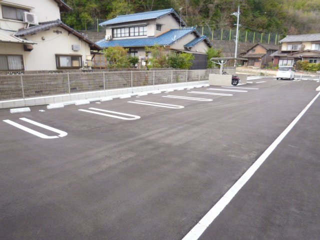 フィオーレの駐車場