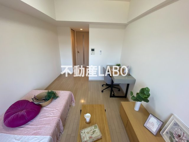 アスリート本町リバーウエストの居間・リビング