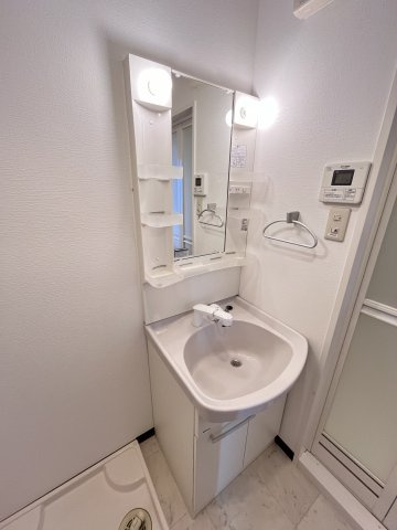 大阪市城東区東中浜９丁目の賃貸マンションの洗面所