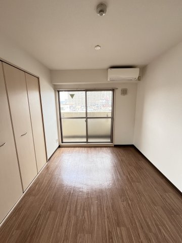 大阪市城東区東中浜９丁目の賃貸マンションの寝室