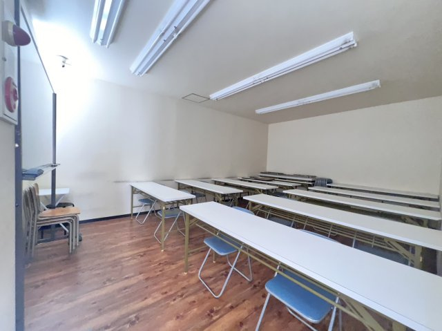 安城市古井町貸店舗の内装