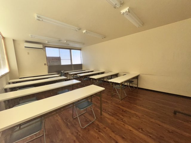 安城市古井町貸店舗の内装