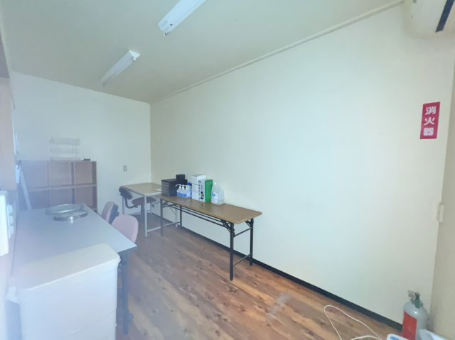 安城市古井町貸店舗の内装