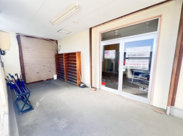 安城市古井町貸店舗の内装