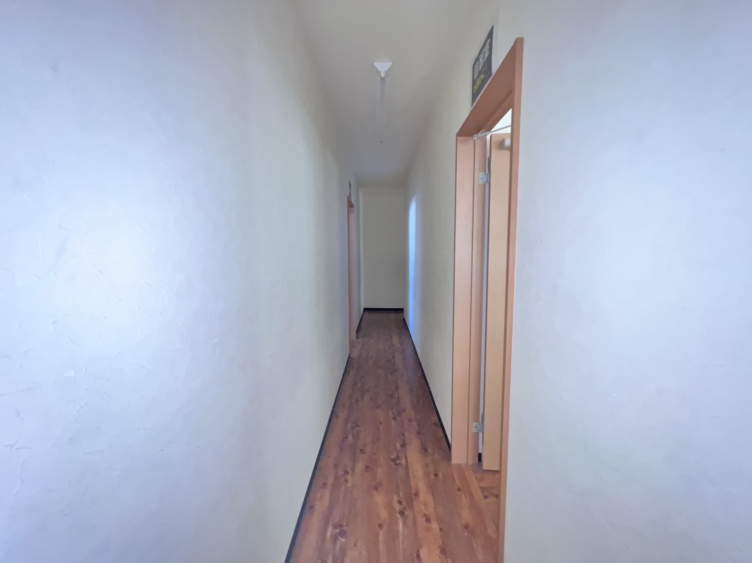 安城市古井町貸店舗の内装