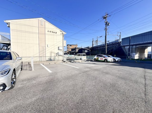 安城市古井町貸店舗の駐車場