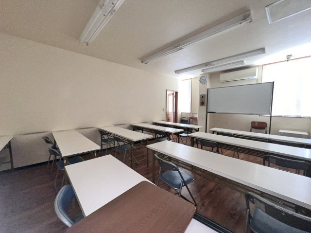 安城市古井町貸店舗の内装