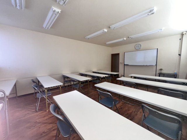 安城市古井町貸店舗の内装