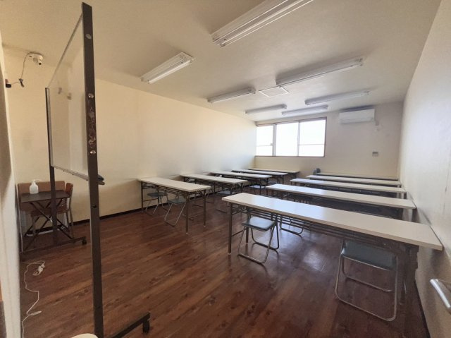 安城市古井町貸店舗の内装