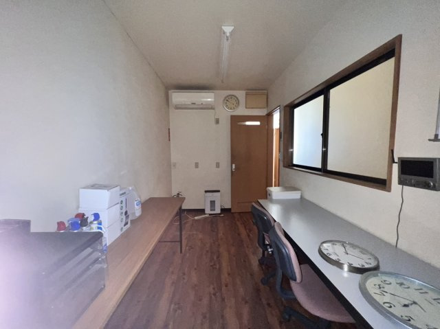 安城市古井町貸店舗の内装