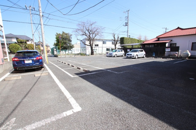 敷地内駐車場（有料・要空き確認）