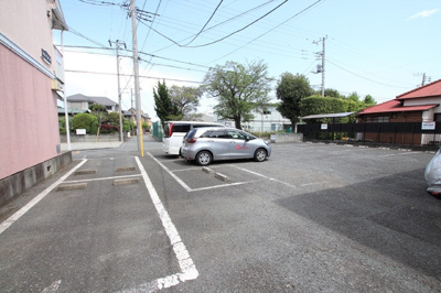 敷地内駐車場（有料・要空き確認）