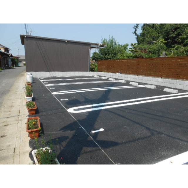 岐阜市江崎南の駐車場の外観