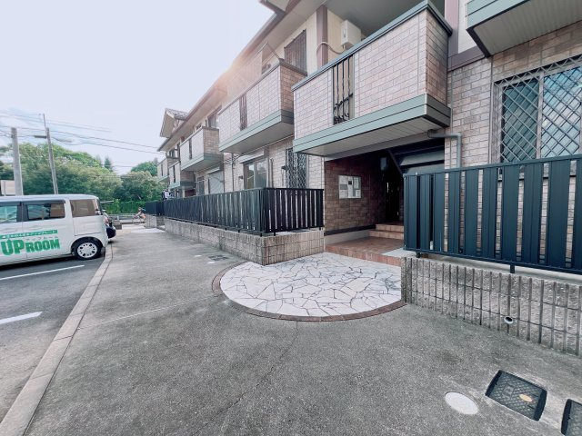 カレーラの駐車場