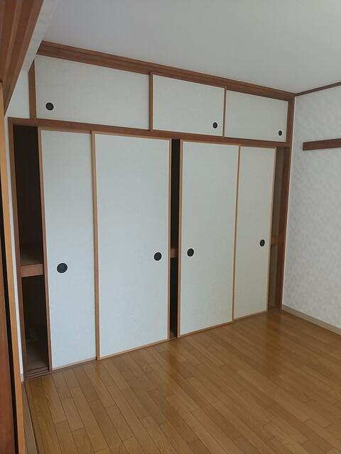 椿峰ニュータウン１０７街区４号棟 の収納|東側洋室収納
