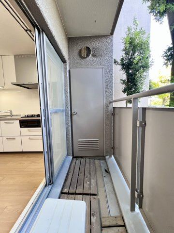 椿峰ニュータウン１０７街区４号棟 のバルコニー|キッチンバルコニー