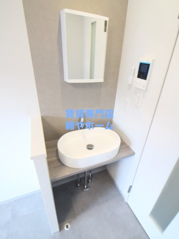 アンビシオン天下茶屋の独立洗面台|独立洗面台、朝の身支度には欠かせません