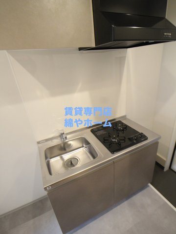 アンビシオン天下茶屋のキッチン|コンパクトなキッチンで掃除もラクラク