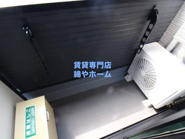 アンビシオン天下茶屋のバルコニー|外からの目が気にならないバルコニーで洗濯物が干せます