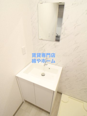 アンビシオン天下茶屋の独立洗面台|独立洗面化粧台が付いています
